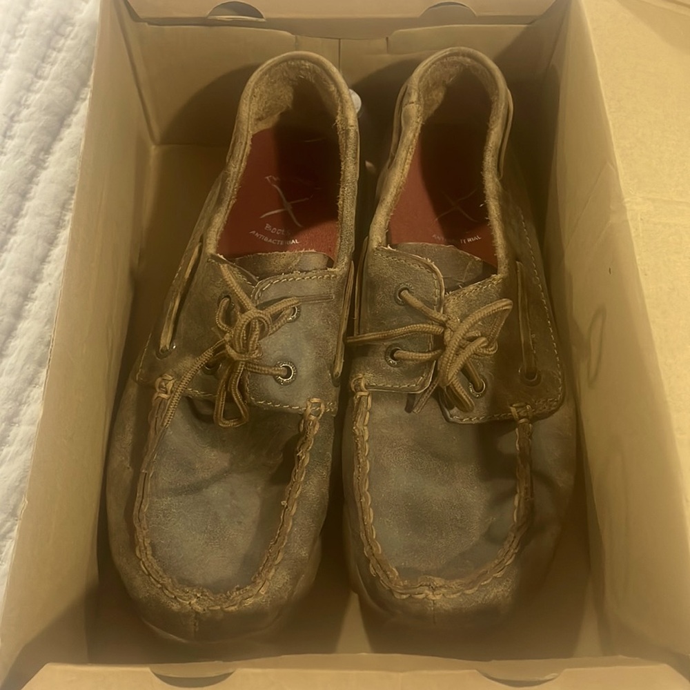 Twisted X kids driving mocs size 5
